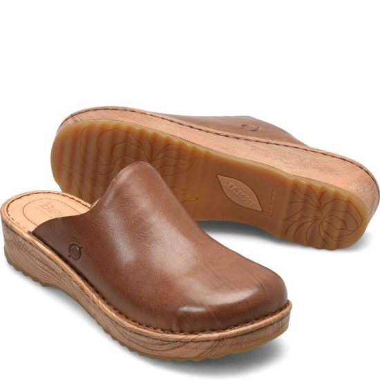 Born Shoes Canada | Women's Andy Clogs - Luggage (Brown) - Click Image to Close